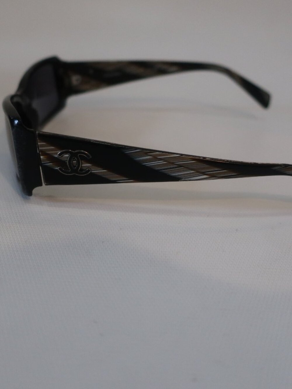 Womens Chanel 5078 Black and Marbled Brown Plastic Rectangular Sunglasses - Picture 3 of 10